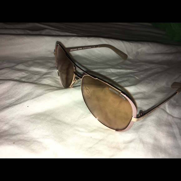 Michael kors sunglasses and case - Picture 5 of 7